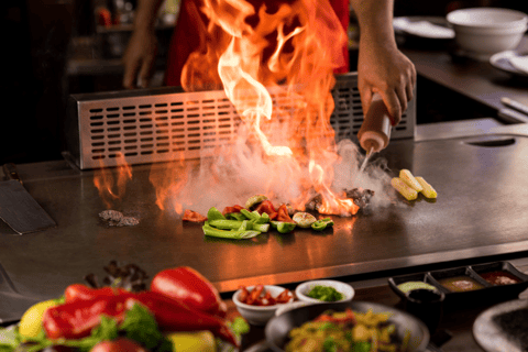 Reykjavík: Menu de degustação de 7 pratos de Teppanyaki com show de fogoReykjavík: menu de degustação de teppanyaki de 7 pratos com show de fogo