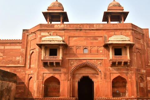 Visite du Taj Mahal au lever du soleil et du fort d'Agra avec Fatehpur SikriCircuit avec voiture, chauffeur et guide uniquement