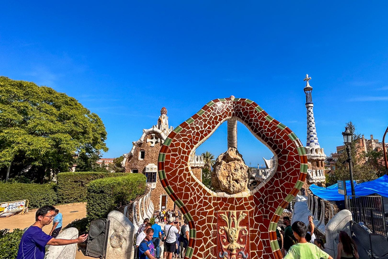 Barcelona: Park Güell Guided Tour with Skip the Line Ticket Spanish Tour