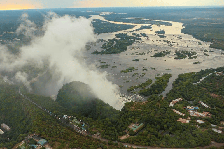 Victoriafälle: Hubschrauberflug (Luftaufnahme der Fälle)