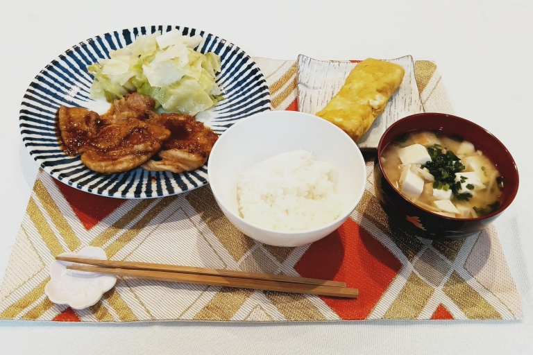 Kimono-Erlebnis und japanische Hausmannskost OsakaKimono-Erlebnis und japanische Hausmannskost-Lektion Osaka