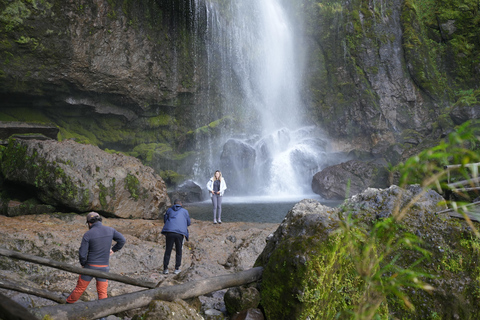 Excursion d&#039;une journée à la cascade de Giron et au lac de Busa depuis CuencaVisite partagée