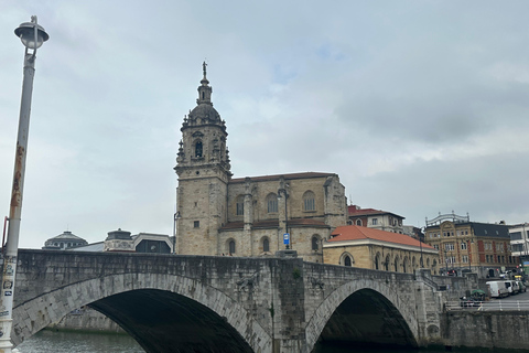 Bilbao: Private guided visit in Italian with a historian