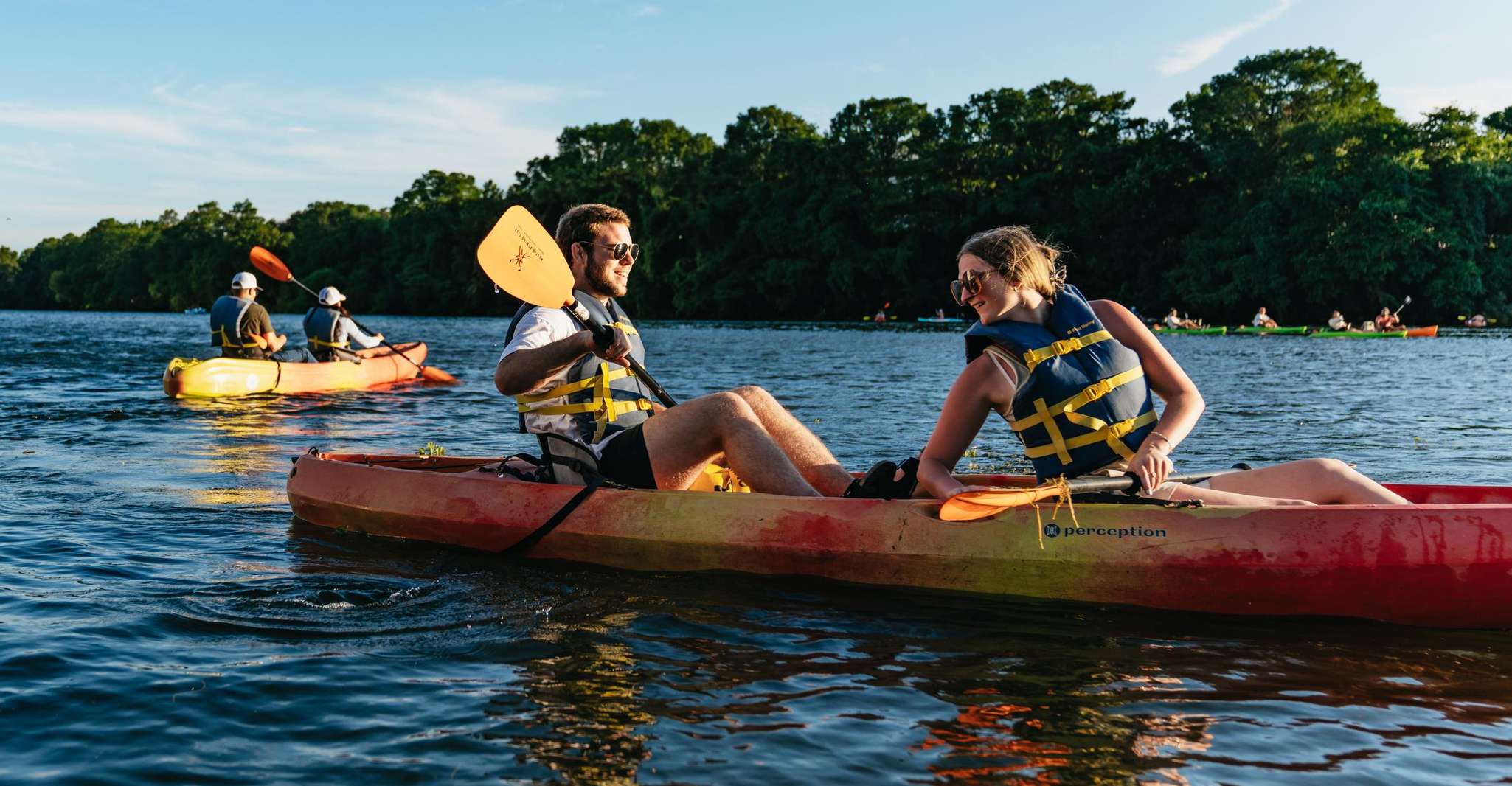 Austin: Sunset Bat Watching Kayak Tour photo 4