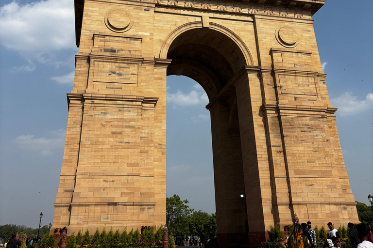 Delhi: Metro Heritage Tour with Guide