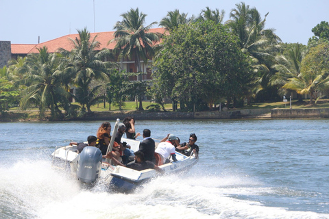 Bentota: Speed Boat Cruise with Premium Safety Equipment 1-Hour Speed Boat Ride