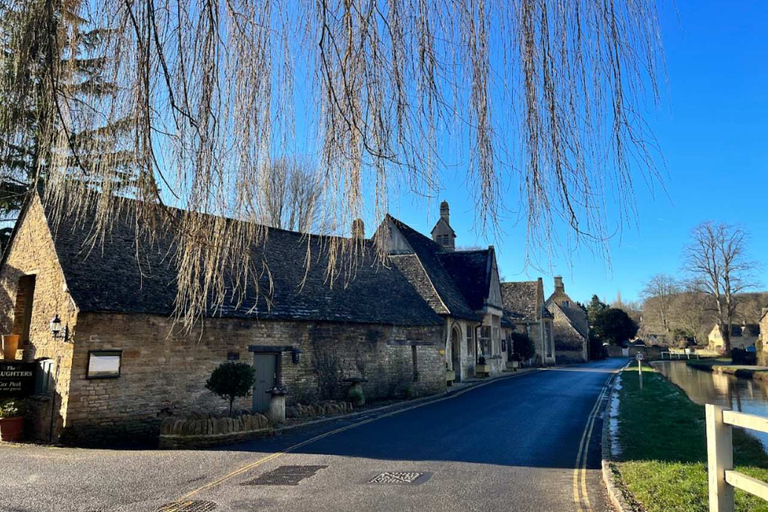 Londra: gita di gruppo nelle Cotswolds con Bourton-on-the-WaterLondra: gita in piccolo gruppo nelle Cotswolds con Bourton-on-the-Water