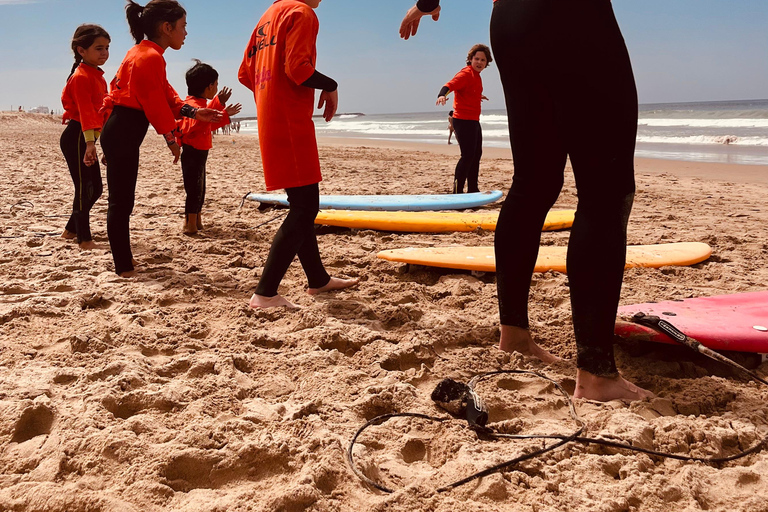 Beginner surf class at Caparica (Lisbon) Beginner premium surf class at Caparica (Lisbon)