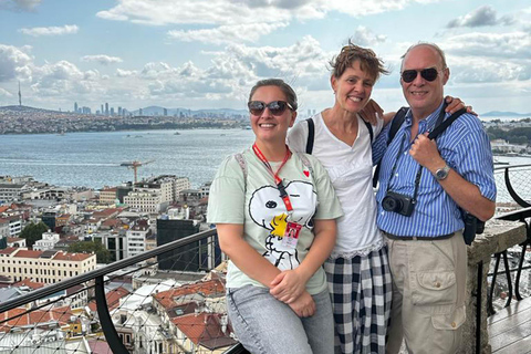 Istanbul: Galata District-wandeltocht met toegang tot de torenOchtendtour