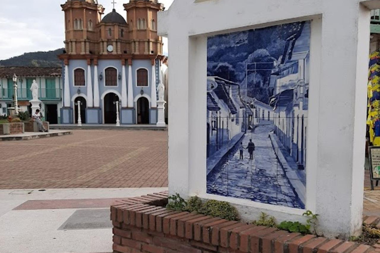 MEDELLIN: TOUR INGLÊS GUATAPE + PEÑOL VELHO + MALECON + BARCO RUMBERO