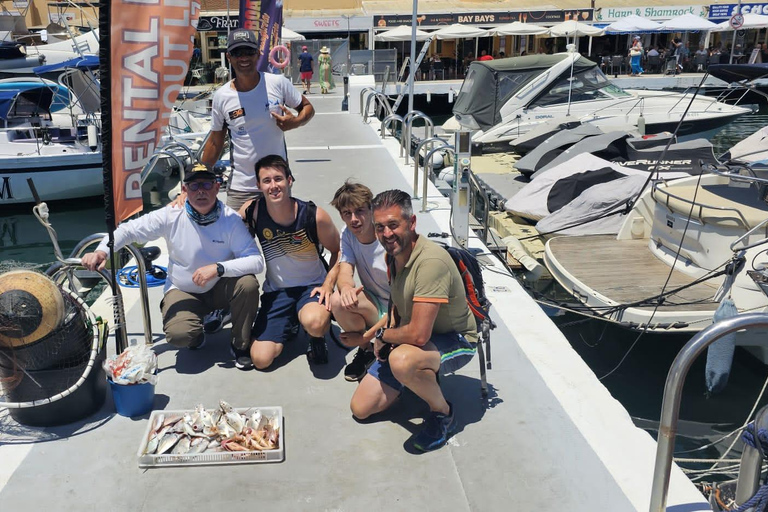 Fuengirola: Salida de Pesca con Bebidas y Material