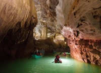 Dong Hoi、Paradise Cave、Phong Nha洞窟ツアー＆ランチから - Housity