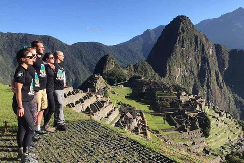 Cusco: Day Trip to Machu Picchu with Guided Tour Private Tour + Vistadome Train