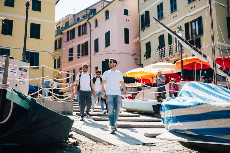 From Florence: Private Roundtrip Transfer to Cinque Terre