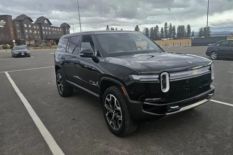 Glacier Airport Kalispell Whitefish Green Lux SUV pick up