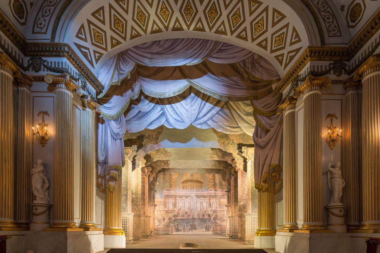 Stockholm: Grand Drottningholm and Gripsholm Castles Tour