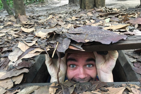 Passeio pelo túnel Cuchi