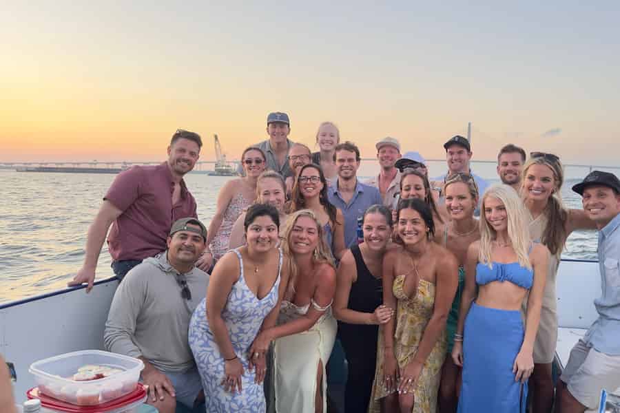 Charleston: Partyboot-Charter mit 20 Passagieren. Foto: GetYourGuide