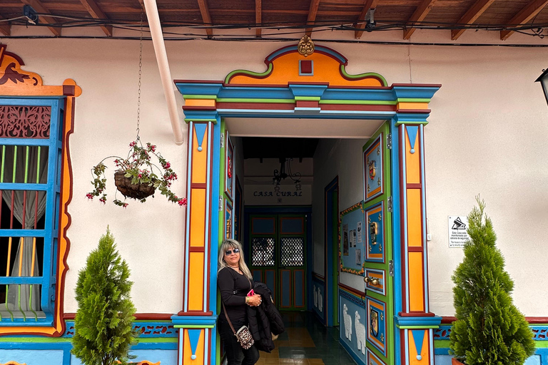 ميديلين: جولة إلى غواتابي وبينول والقارب، مع الغداء والإفطار