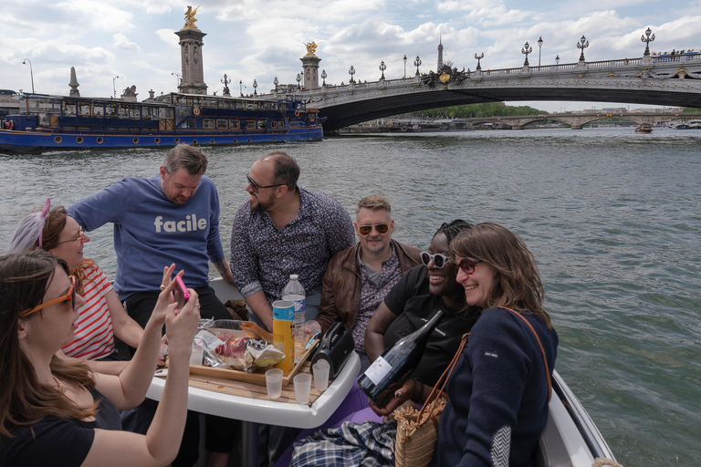 Paris: Private Seine River Cruise Paris: Private Seine River Cruise with Guide