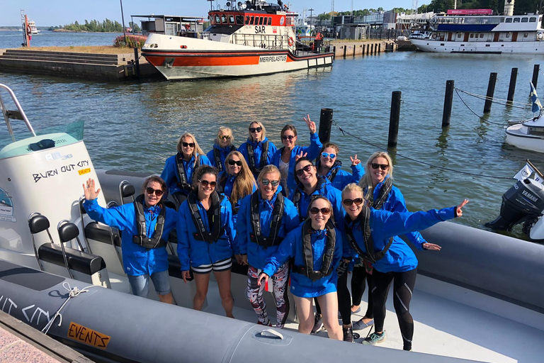 Helsinki: Private RIB Boat Cruise with Snacks and Drinks