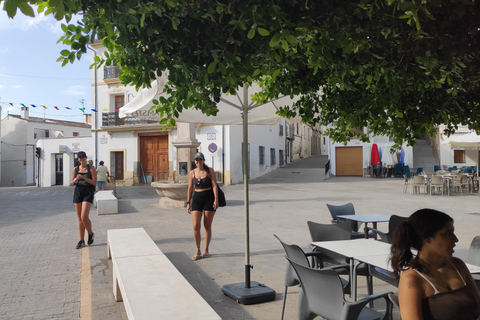 From Valencia: Excursion to Chulilla + hike and kayak tour on the lake From Valencia: Excursion to Chulilla + hike and kayaking tour on the lake