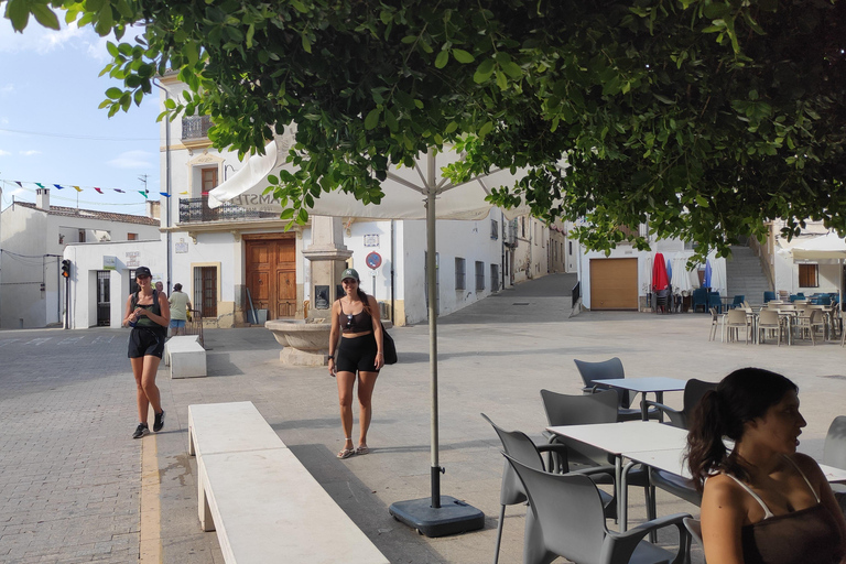 From Valencia: Excursion to Chulilla + hike and kayak tour on the lake From Valencia: Excursion to Chulilla + hike and kayaking tour on the lake