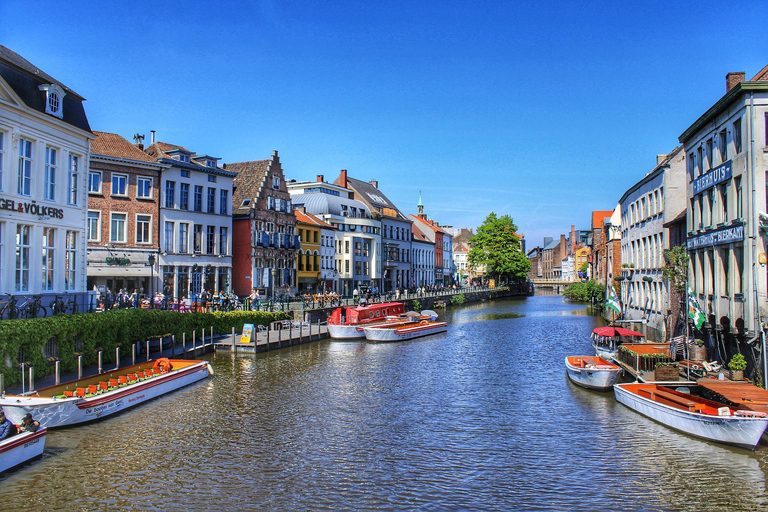 Von Amsterdam aus: Tagestour Antwerpen und Gent mit Guide