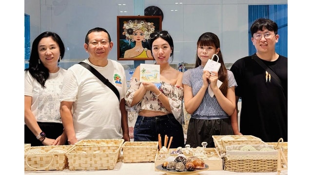 Crossing : Jewelry-Making Workshop with Local Artisan