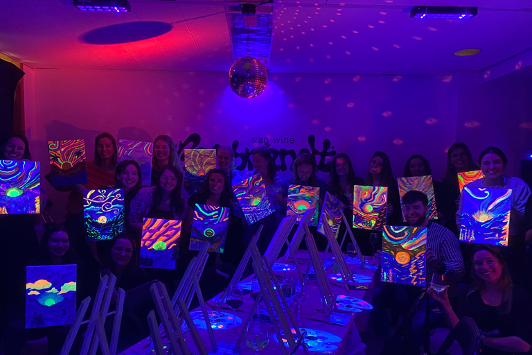 Eindhoven: Paint and Sip in the Dark at Rembrandt van Wine