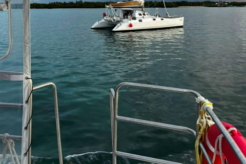 Santa Cruz: 4-Day Snorkel, Tintoreras, Pinzón & Fishing