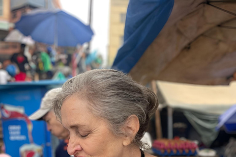 恩德培：摩托导览步行之旅·乌干达罗莱克斯美食体验恩德培：骑摩托导览步行游与乌干达劳力士体验