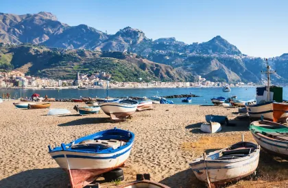 Taormina: Bootstour mit Schnorcheln und Schwimmen