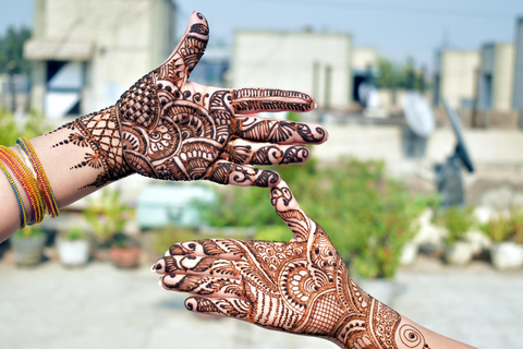 Jaipur: Experience Art of Henna