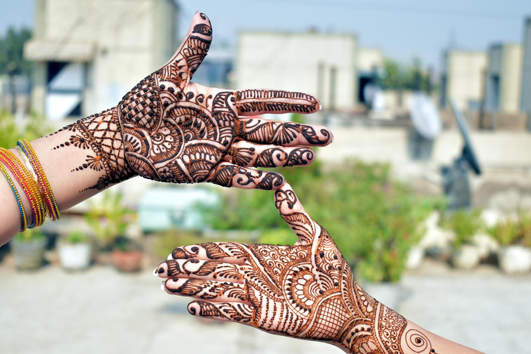 Jaipur: Experience Art of Henna