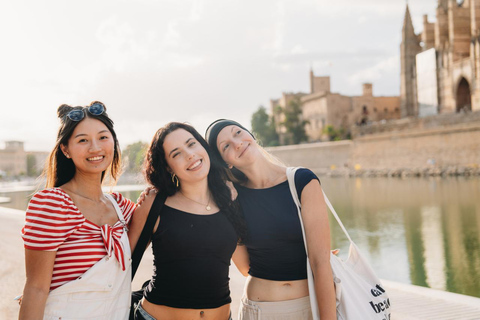 Palma: Old Town & Waterfront Private Photoshoot Ultimate: 50 photos + cinematic video reel | 90 mins