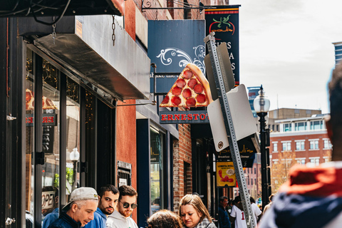 Boston: Pizzavandring i North End med tre bitar och CannoliBoston - North End North End Pizza Rundvandring med 3 skivor &amp; Cannoli