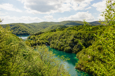 Depuis Split ou Trogir : Visite des lacs de Plitvice avec billets d&#039;entréeDe Split ou Trogir : journée aux lacs de Plitvice