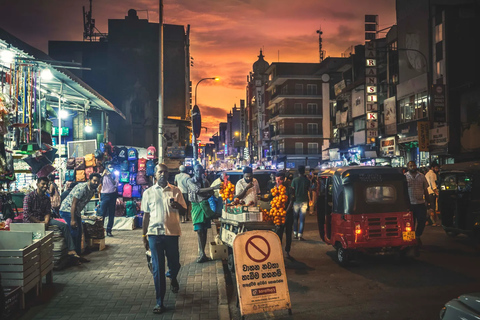 Colombo: Tuk-Tuk Night Tour with Food Tasting & Pickup