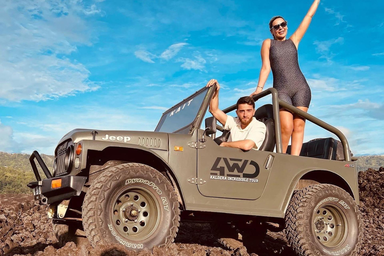 Ubud : Excursion en jeep au lever du soleil sur le Mont Batur et visite d&#039;une source d&#039;eau chaude naturelleExcursion en Jeep au lever du soleil avec transfert