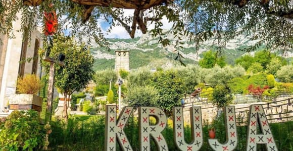 From Durrës/Golem: Kruja Castle, Bazaar & Tirana City Tour