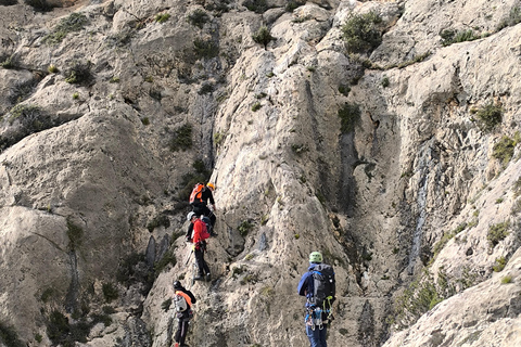 Villena: arrampicata su via ferrata guidata con discesa in corda doppia