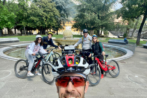 E-Bike Tour zu den Carrara-Marmorsteinbrüchen mit Schmalzverkostung