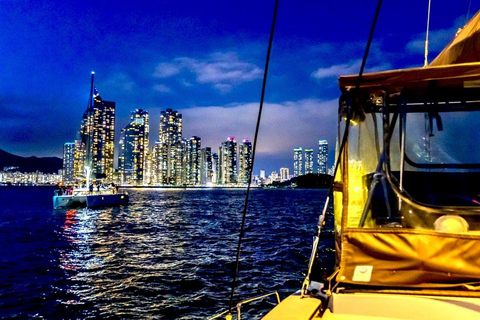 Pusan: viaje de lujo por el océano: cápsula Blue Line + yate.Busan: Viaje de lujo por el océano – Cápsula Blue Line + Yate