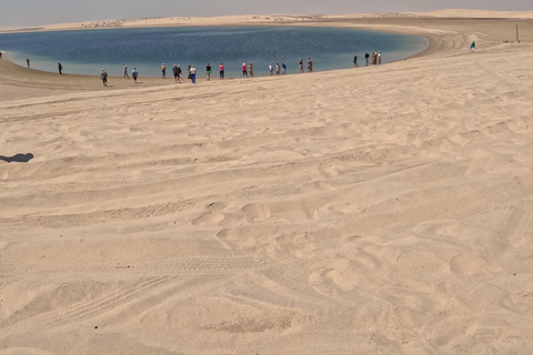 Qatar: Safari por el desierto al atardecer con paseo en camello y...Visita privada