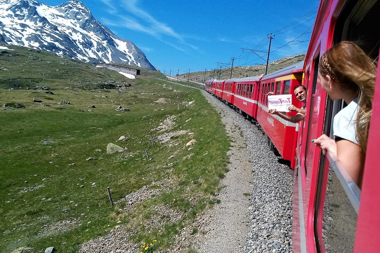 Von Mailand: Bernina-Express, Schweizer Alpen &amp; St. Moritz – TagestourST. MORITZ – TIRANO (STANDARDZUG MIT ÖFFNENDEN FENSTERN)