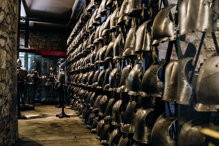 Private Tower of London Tour: Early Crown Jewels Access