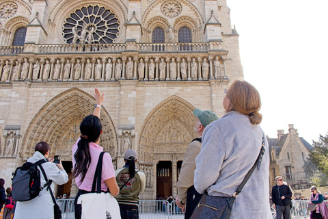 Notre-Dame Outdoor Tour with Pastry & Sainte-Chapelle Entry