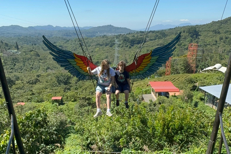 Ruta de flores: Salto Malacatiupan, Ataco e Apaneca TourRuta de flores: Tour del Salto Malacatiupan, Ataco e Apaneca