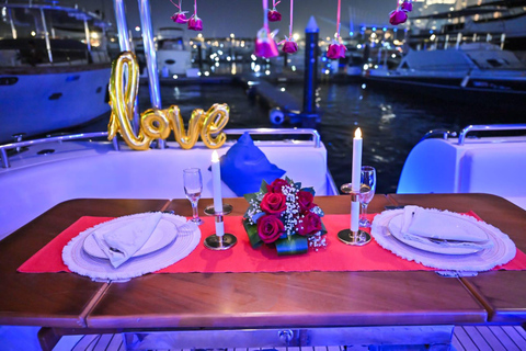 Romantic Dinner on Private Yacht Romantic Dinner on Private Yacht - 2 hours